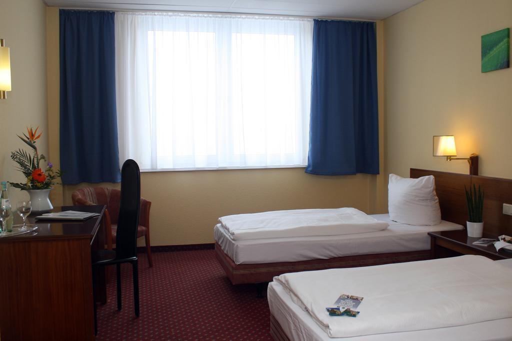 Quick Hotel Dresden West Kesselsdorf Bagian luar foto