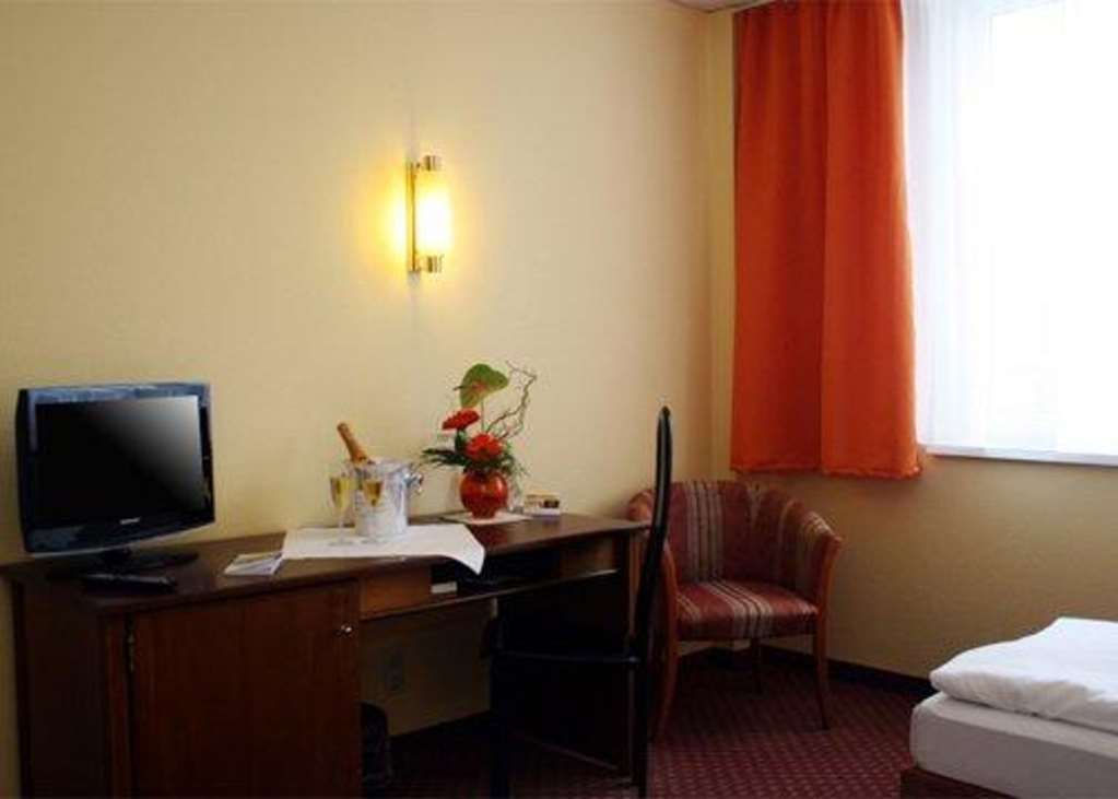 Quick Hotel Dresden West Kesselsdorf Bagian luar foto