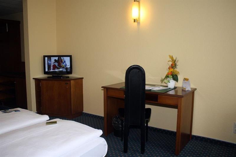 Quick Hotel Dresden West Kesselsdorf Bagian luar foto